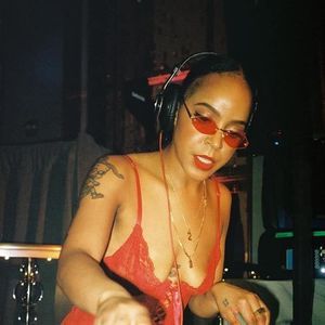 Meet your Posher, Ella